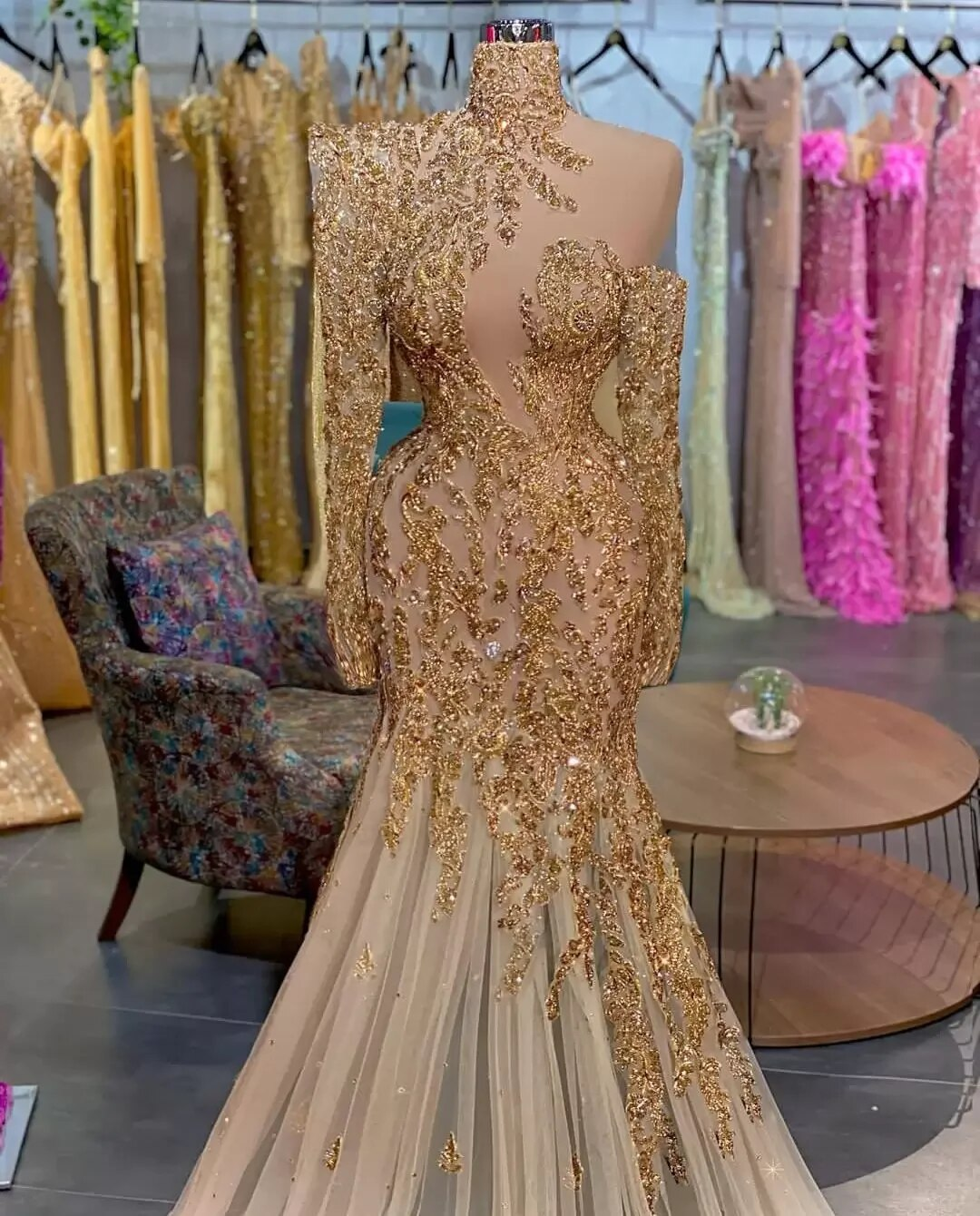 Real Image Mermaid Gold Lace Evening Dresses Sheer Long Sleeeves Plus Size Formal Prom Occasion Gowns