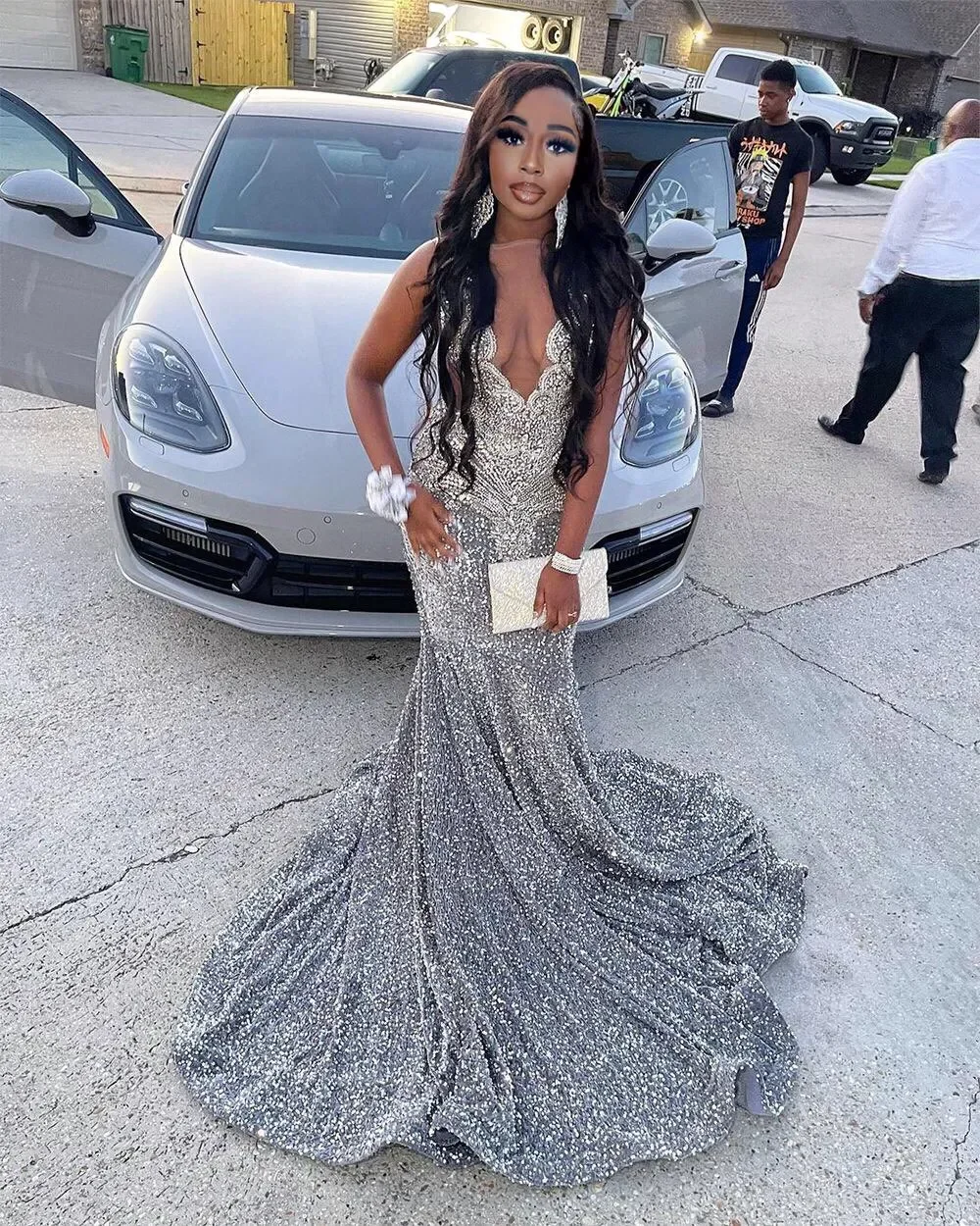 Sexy Long Sparkly Prom Dresses Sheer O-neck Luxury Silver Crystals Sequin Mermaid Black Girl Grey Evening Formal Gowns