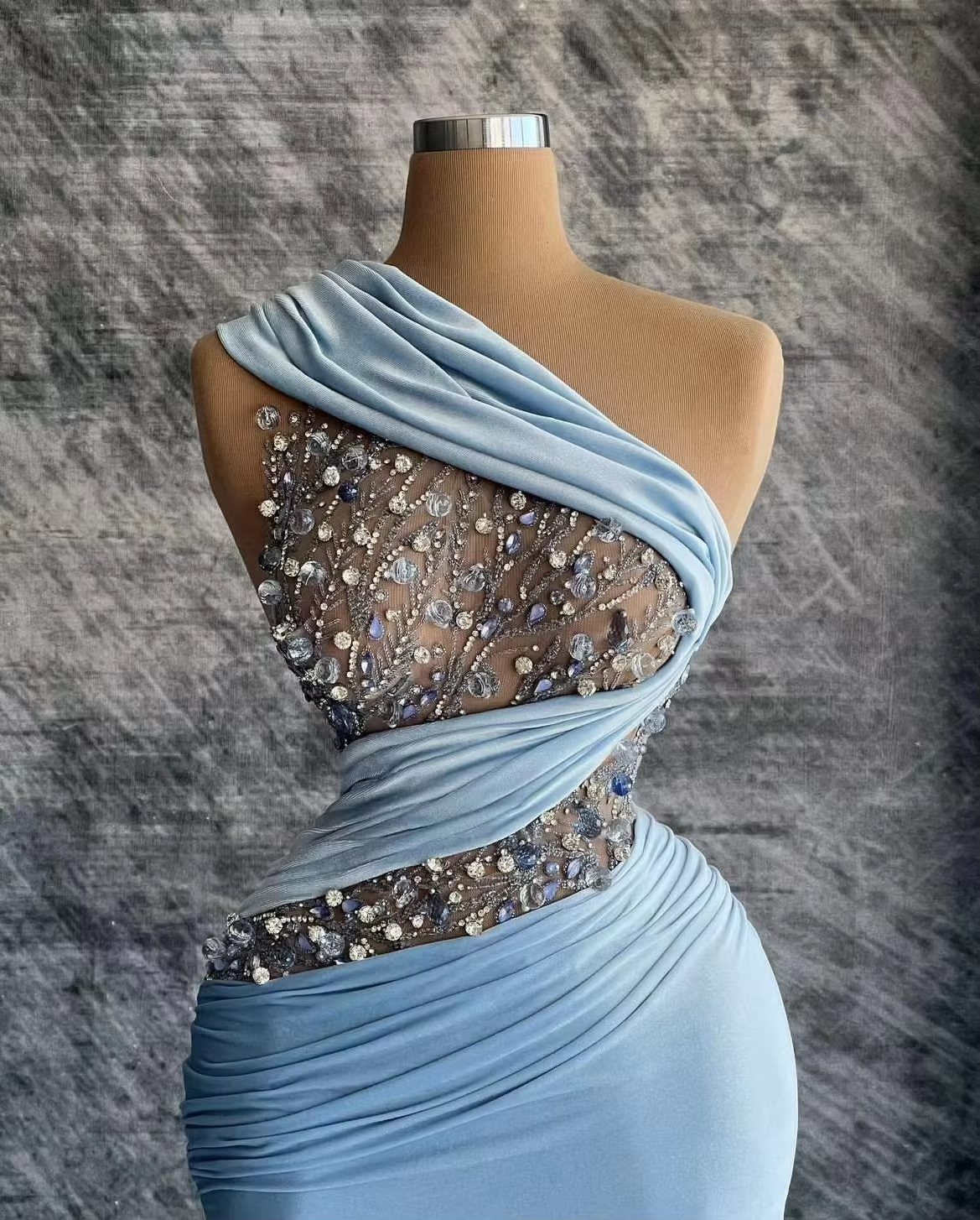 New Baby Blue Satin Halter Neck Mermaid Prom Dresses Floor-Length Sleeveless Golden Appliques Formal Evening Gown Custom