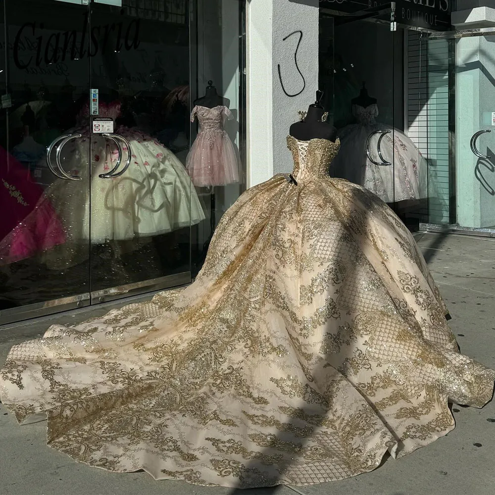 Luxury Champagne Quinceanera Dresses Lace Appliqued Crystal Ball Gown Vestidos De Quinceañera Sweetheart Sweet