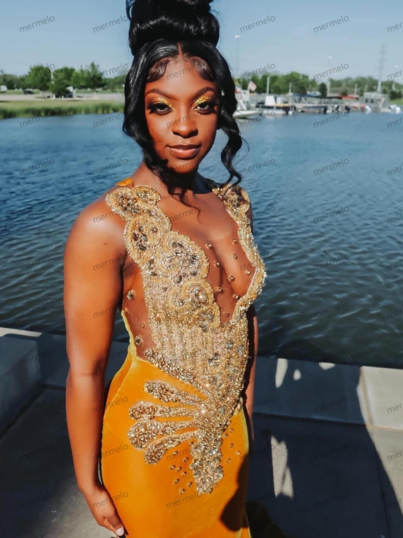 Customized Orange Velvet Diamonds Prom Dress For Black Girls Gold Crystal Rhinestone Beaded Party Gala Gowns