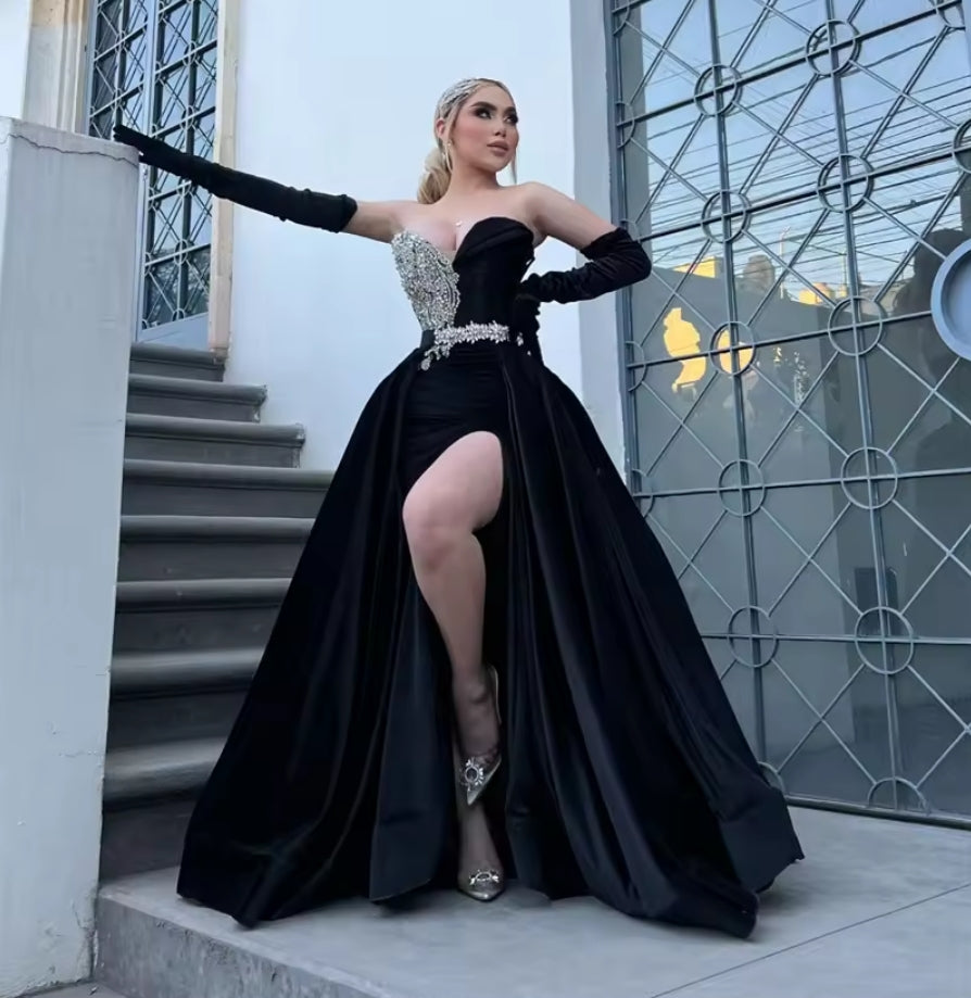 Elegant Dubai Black Long Evening Dresses With Two Gloves Sweetheart Side Split Crystals Red Carpet Show Wedding Prom Gowns