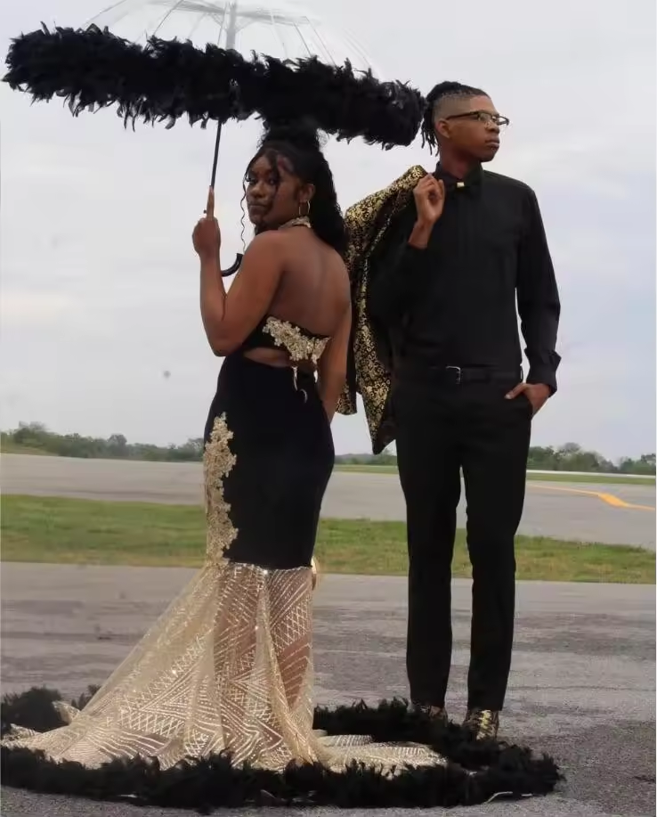 Black Gold African Evening Formal Dress for Women Gillter Applique Feather Halter Mermaid Birthday Gown vestidos de gala
