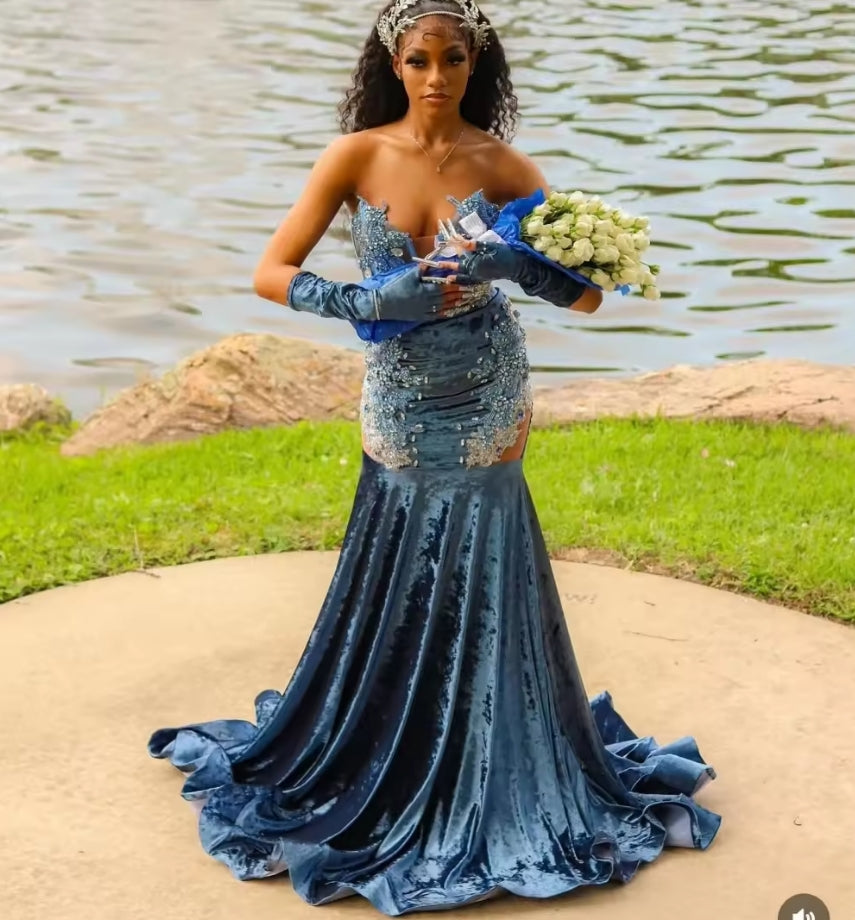 Customized 2025 Sparkly Blue Velvet Mermaid Prom Dress Black Girls Silver Rhinestones Beaded Aso Ebi Party Gown