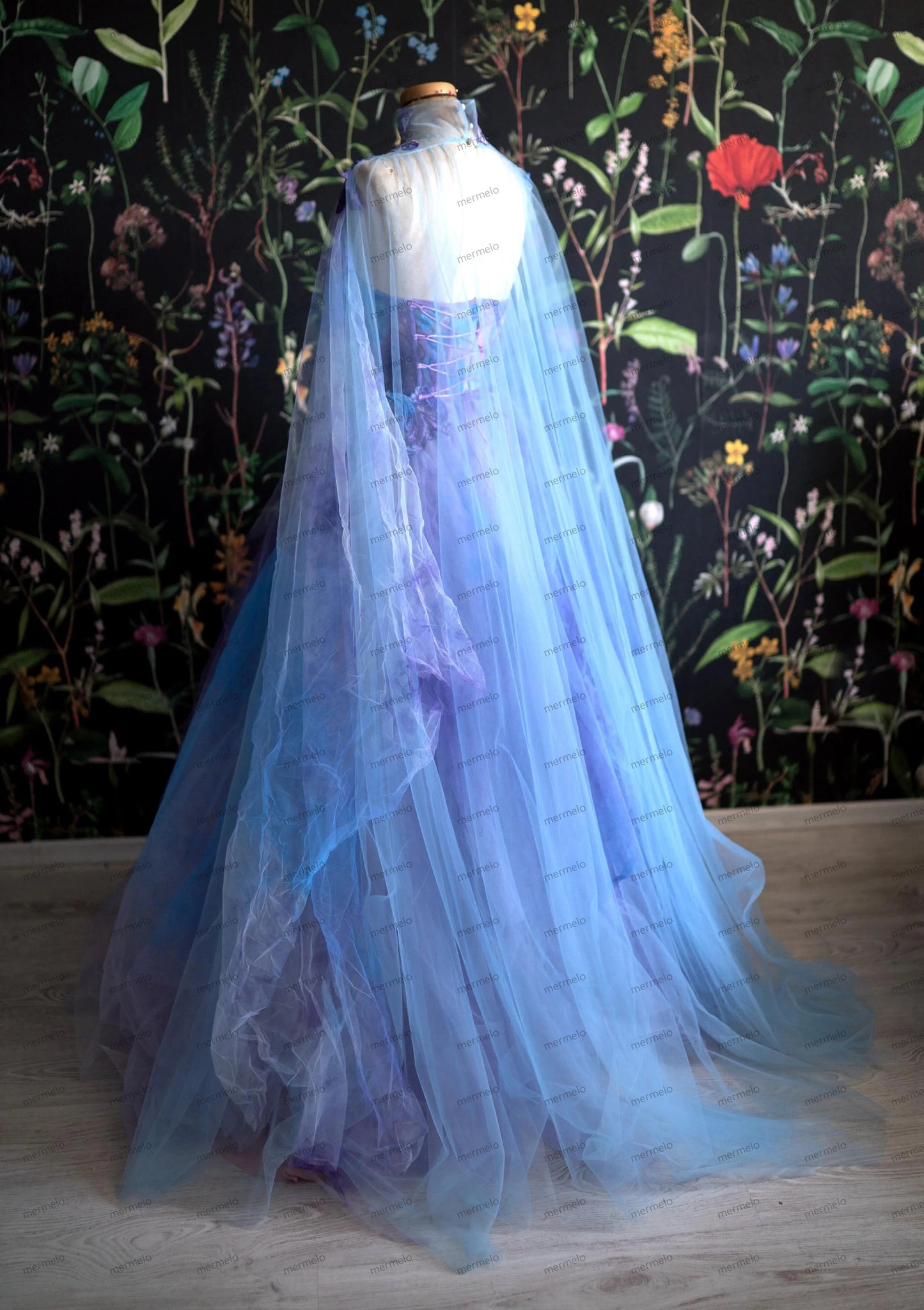 Formal A-Line Organza Appliques Evening Dresses Formal Occasion Organza Floor Length Sweep Train Prom Dress Elegant Women Gowns