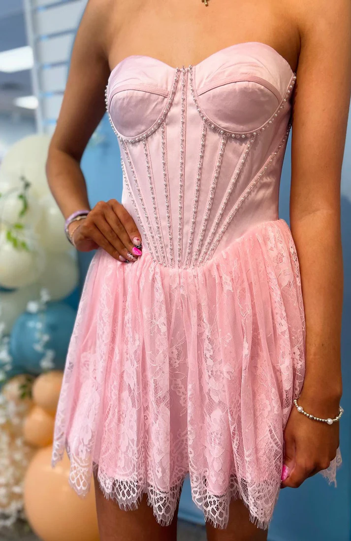Sweetheart A Line Tulle Corset Lace Homecoming Dresses Strapless Party Gowns