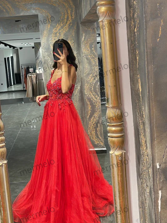 Elegant Spaghetti-Strap Mermaid Prom Dress with Appliques and Beadings