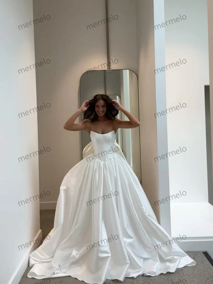 Stunning Ball Gown Strapless Satin Wedding Dresses