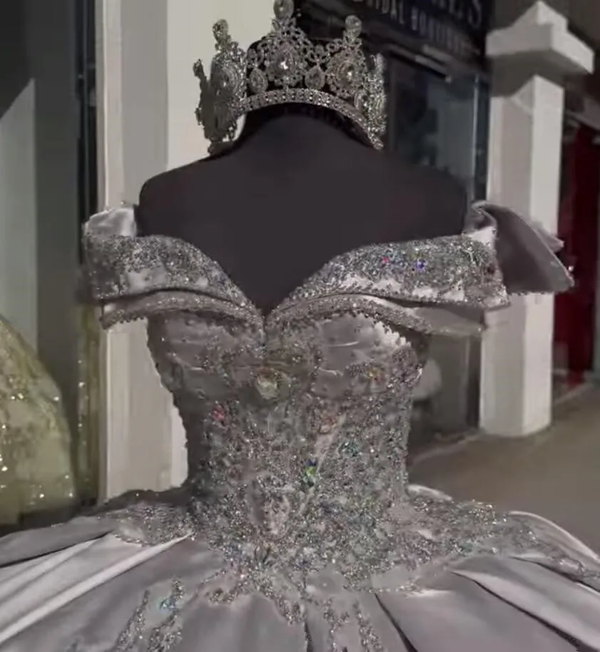 Silver Princess Luxury Quinceanera Dresses Off Shoulder Chapel Train Sparkly Crystal vestido de 15 quinceañera Lace Up Prom