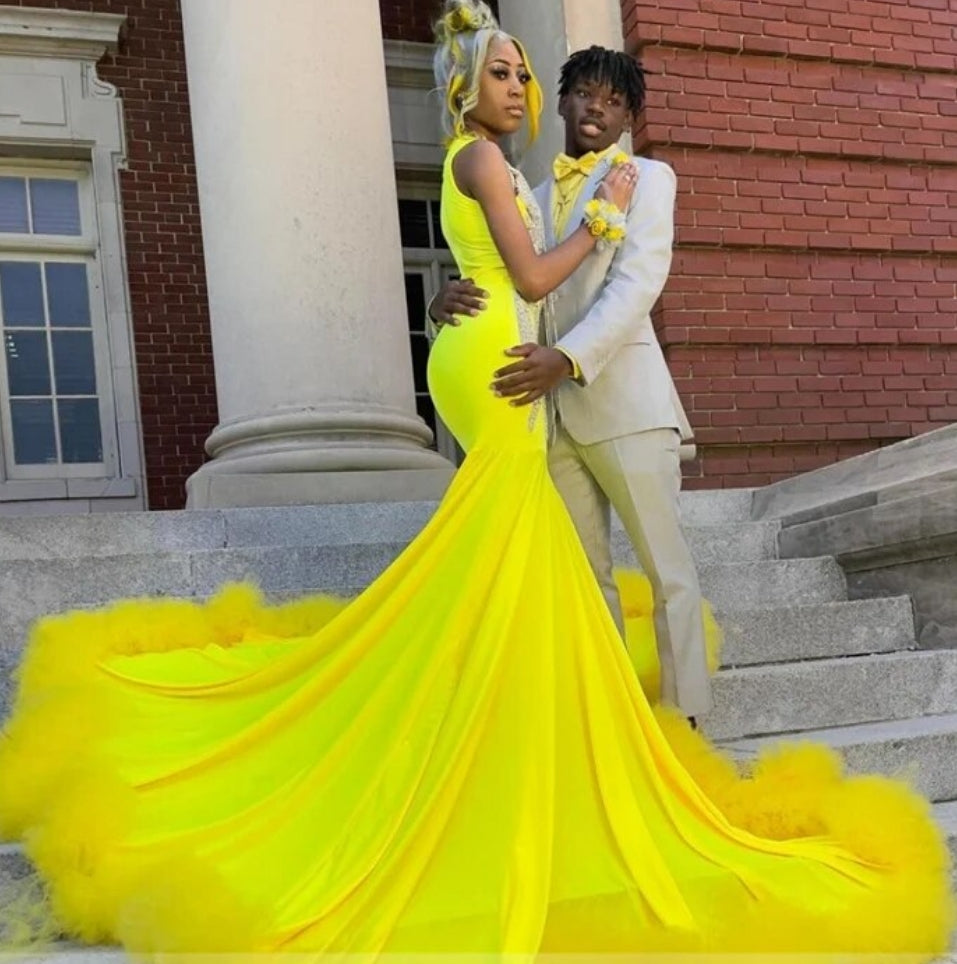 Yellow Velvet Long Prom Dress  For Black Girls Beading Crystal Rhinestones Ruffles Birthday Party Evening Gown Vestidos