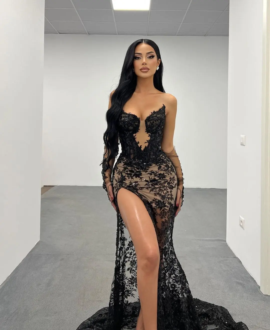 Classic Black Lace Evening Dresses with Detachable Sleeves Sexy Slit A