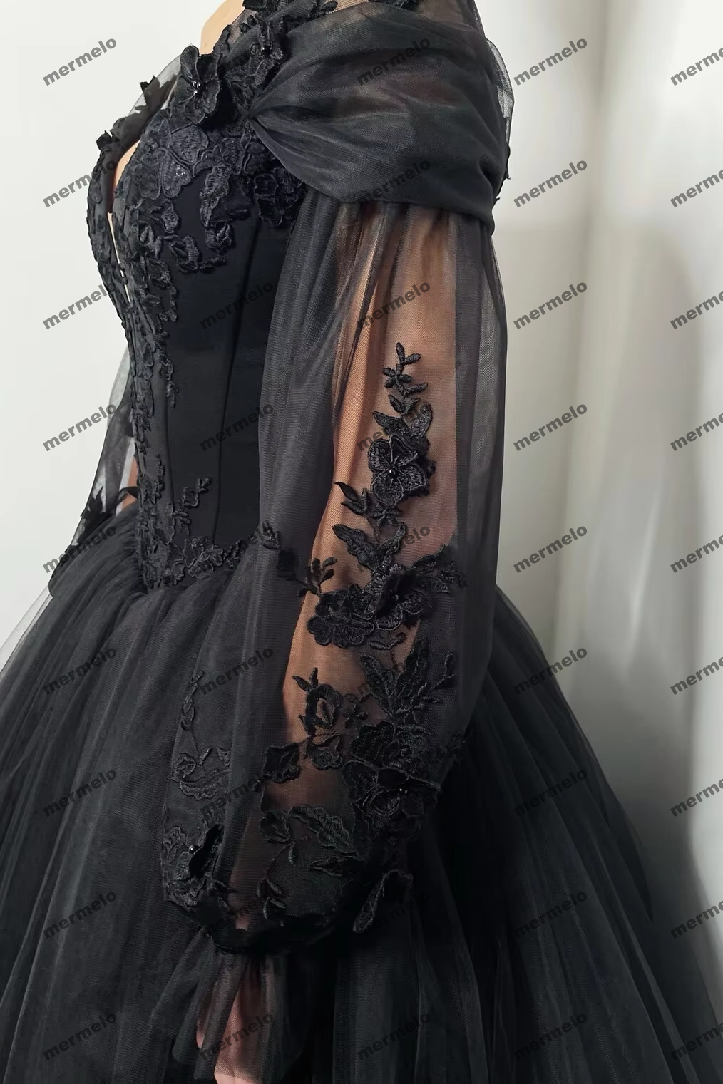Black Evening Dresses Lace Applique Tulle Off Shoulder Puffy Full Sleeves A Line Long Chapel Train Party Prom Gowns