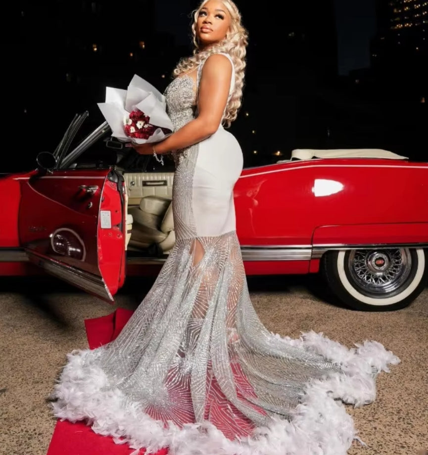 Customized Elegant Silver White Prom Dresses Black Girls Sexy O Neck Diamonds Sequins Decoration New Feather Fishtail Hem Dress