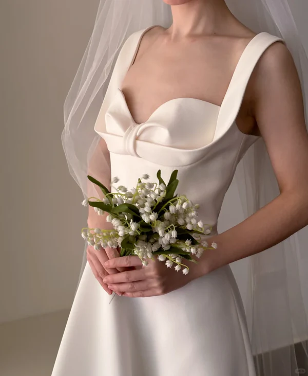 Classic Pretty A Line Spaghetti Straps White Satin Wedding Dress