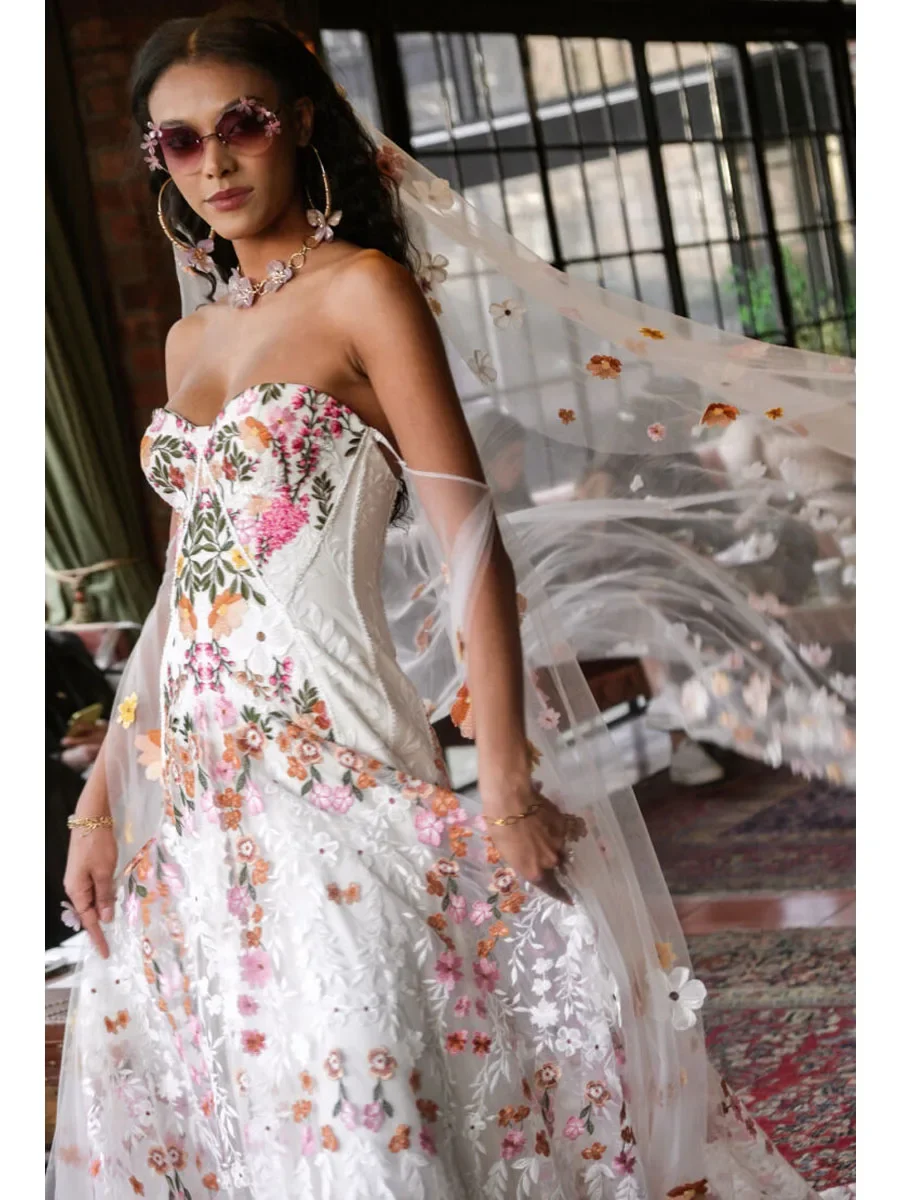 Colorful Floral Embroidery Wedding Dress Puffy Sleeves Customized Low Back Bridal Gown