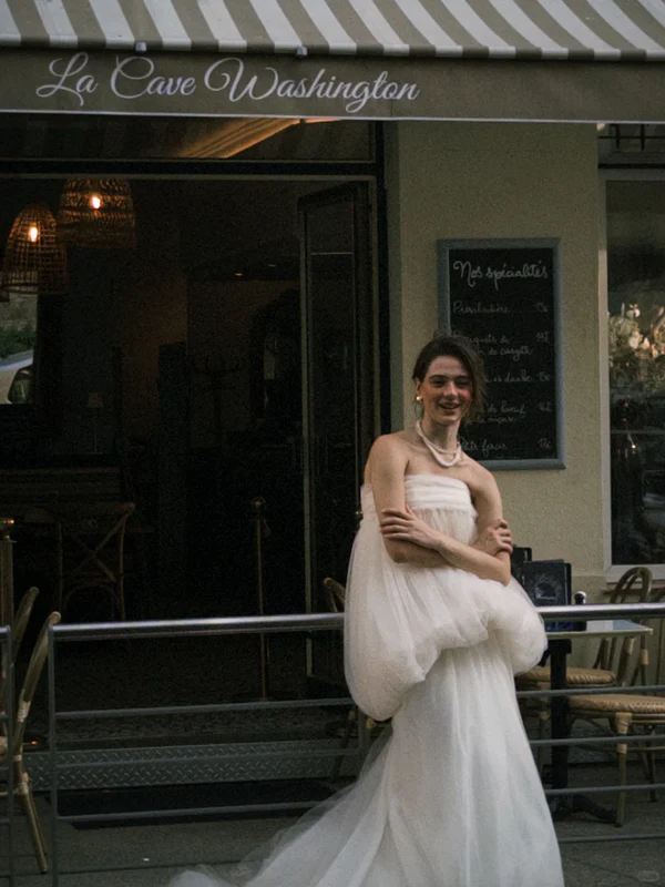 Cute Unique Mermaid Strapless White Tulle Long Wedding Dress