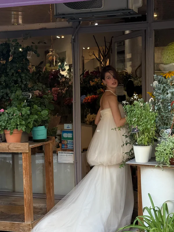 Cute Unique Mermaid Strapless White Tulle Long Wedding Dress