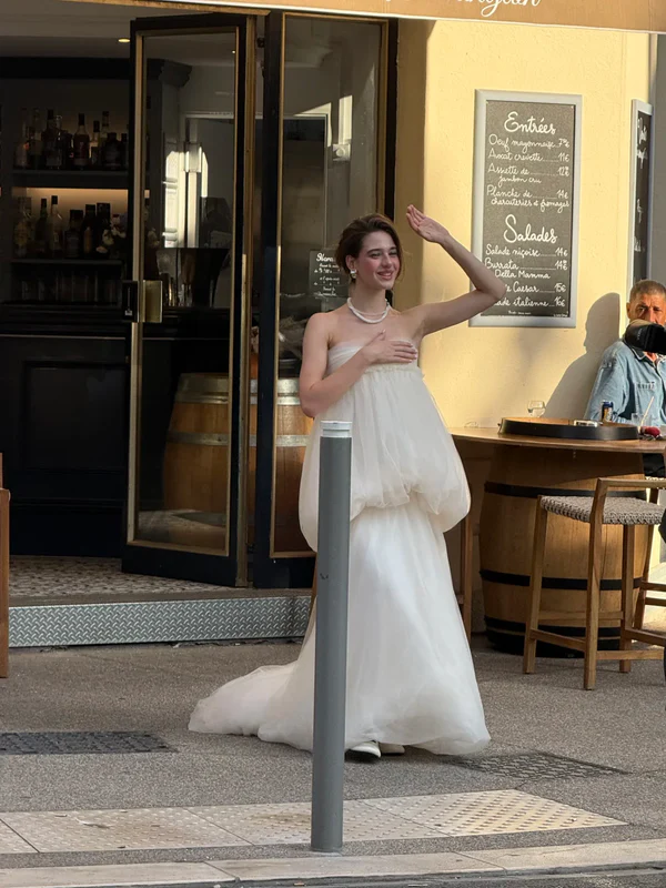 Cute Unique Mermaid Strapless White Tulle Long Wedding Dress