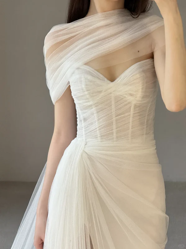 Elegant A Line Sweetheart Neck White Tulle Long Wedding Dress with Slit