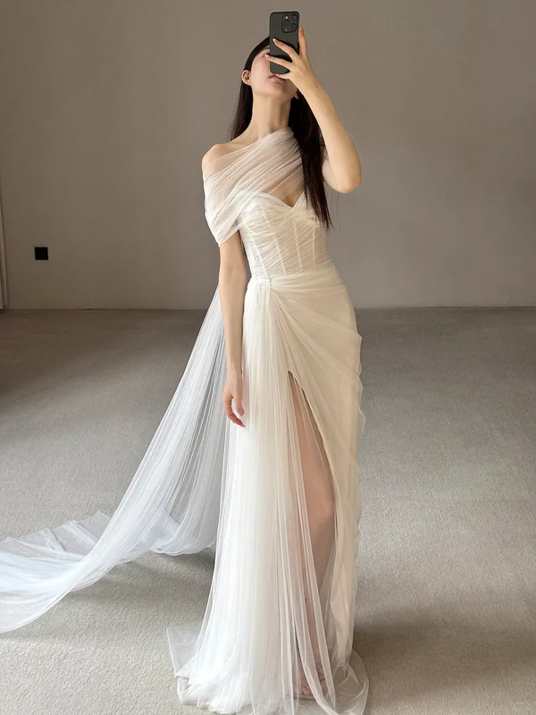 Elegant A Line Sweetheart Neck White Tulle Long Wedding Dress with Slit