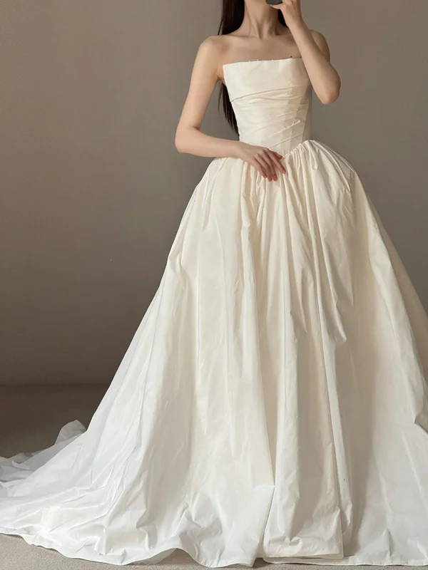 Gentle Ball Gown Strapless Exquisite Pearl White Satin Long Wedding Dress