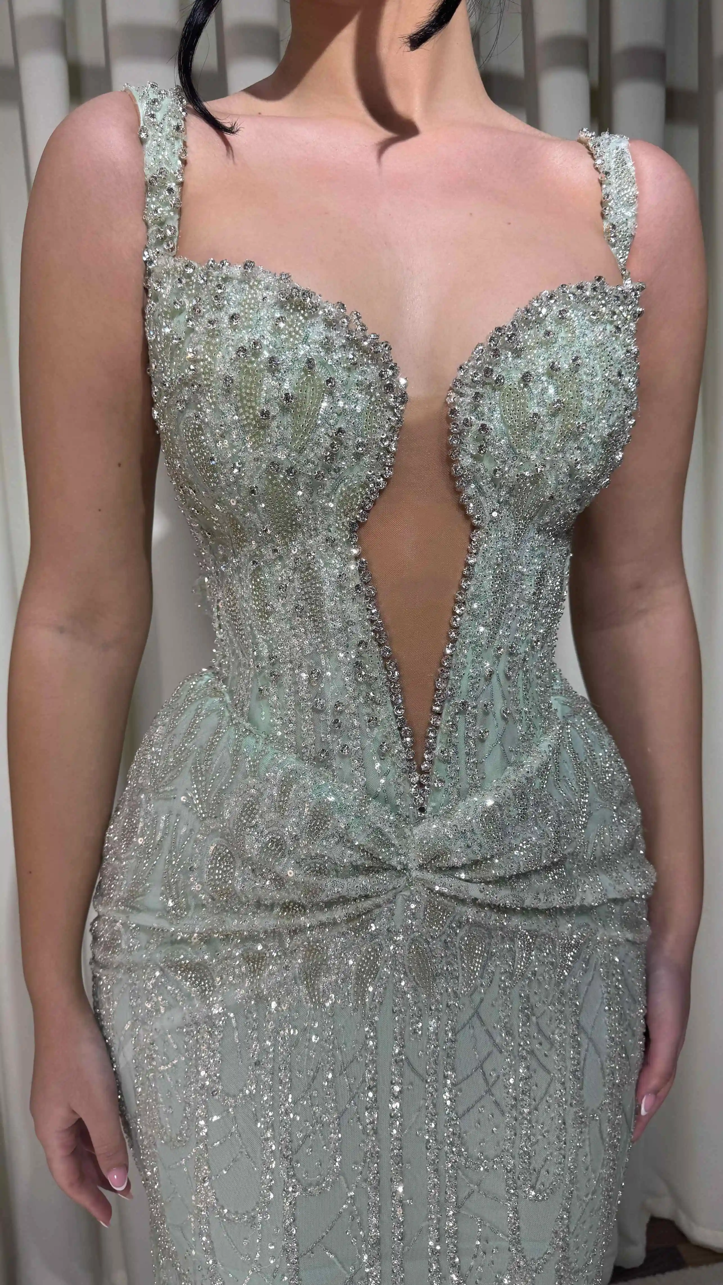 Luxurious Evening Dresses For Women Sweetheart Neck Sleeveless Gown Sequins Crystal Sweep Train Dress Party Customized Dress