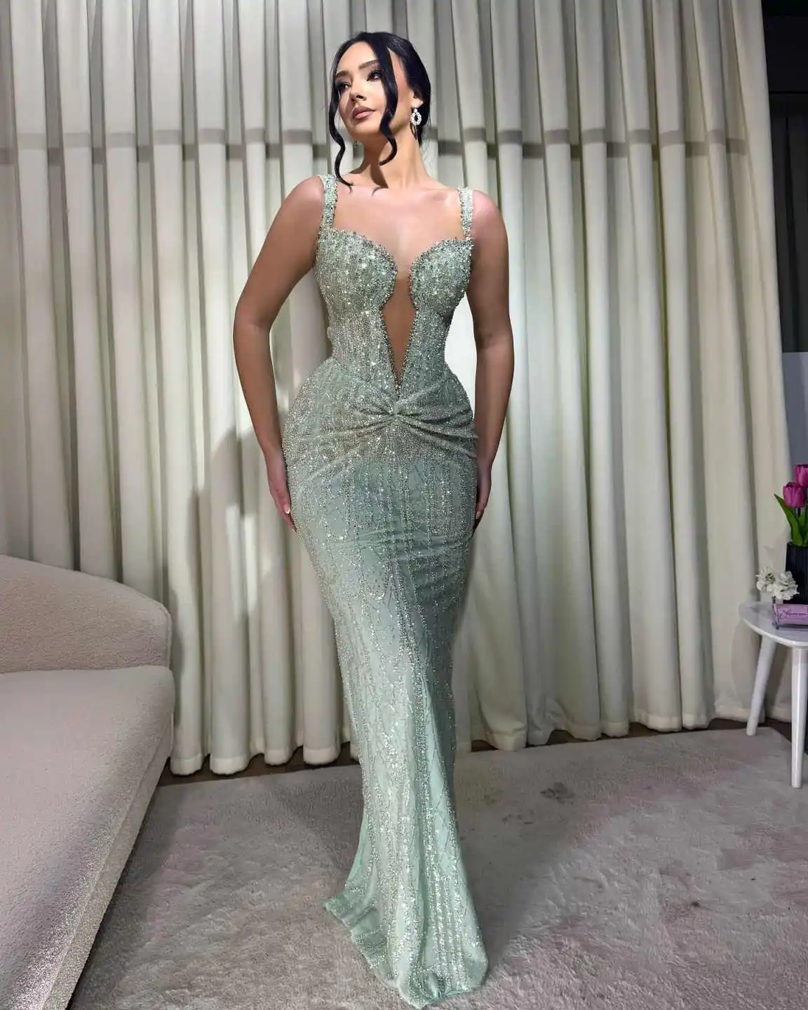 Luxurious Evening Dresses For Women Sweetheart Neck Sleeveless Gown Sequins Crystal Sweep Train Dress Party Customized Dress