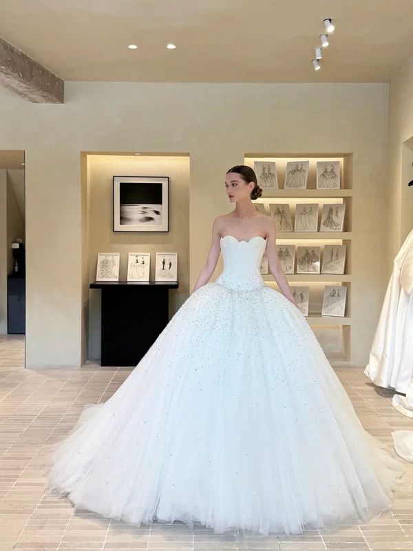 Stunning Ball Gown Strapless Exquisite Beaded White Satin Tulle Long Wedding Dress