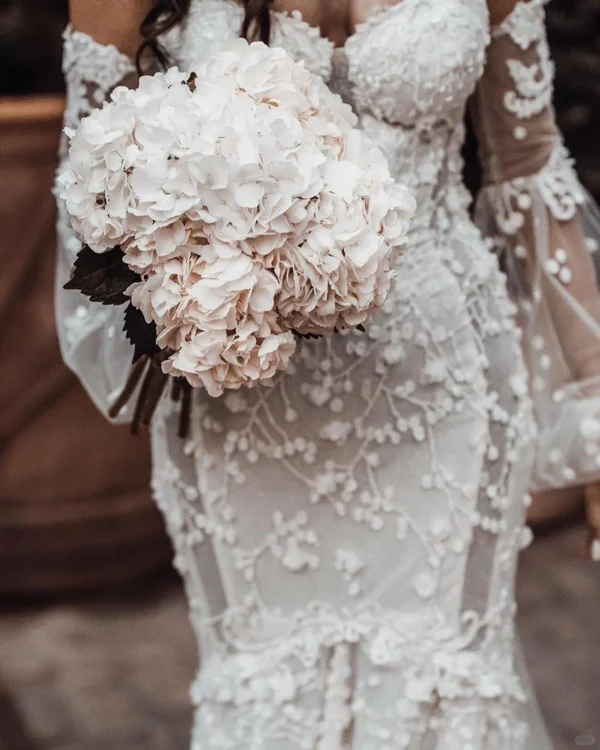 Stunning Mermaid Sweetheart Neck White Lace Wedding Dress