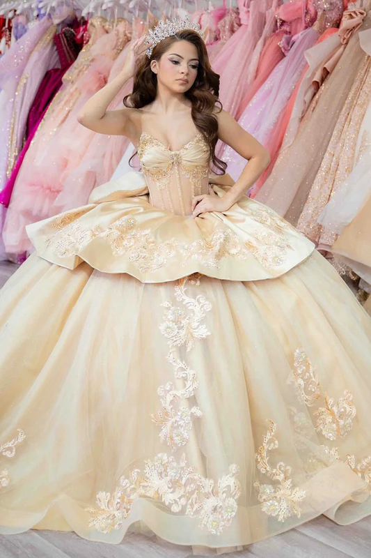 Sweetheart Gorgeous Ball Gown Tulle Appliqued Champagne Quinceanera Dresses