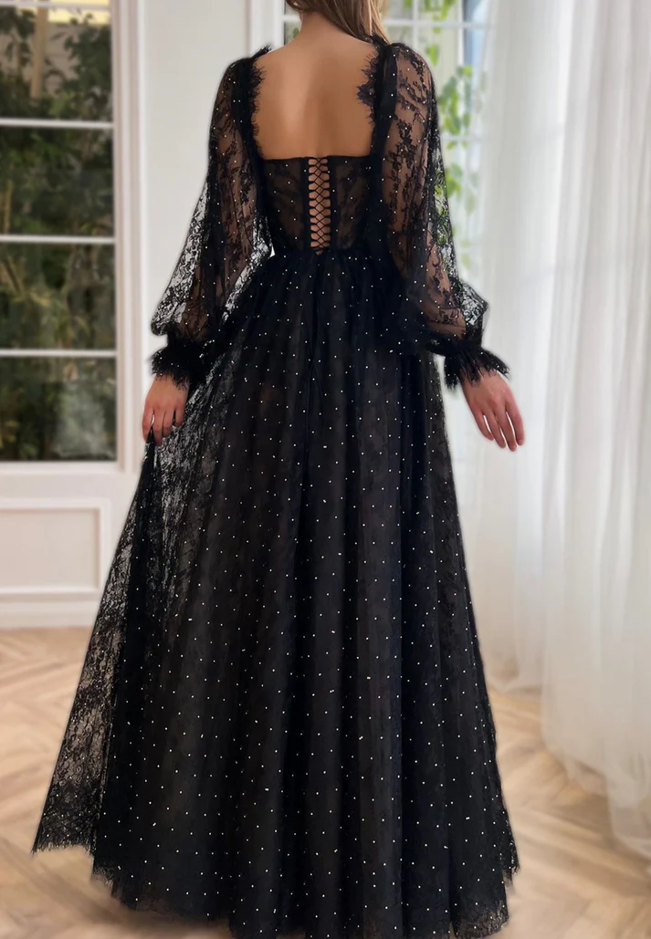 Sweetheart Long Sleeves Appliques Tulle A-Line Prom Dress