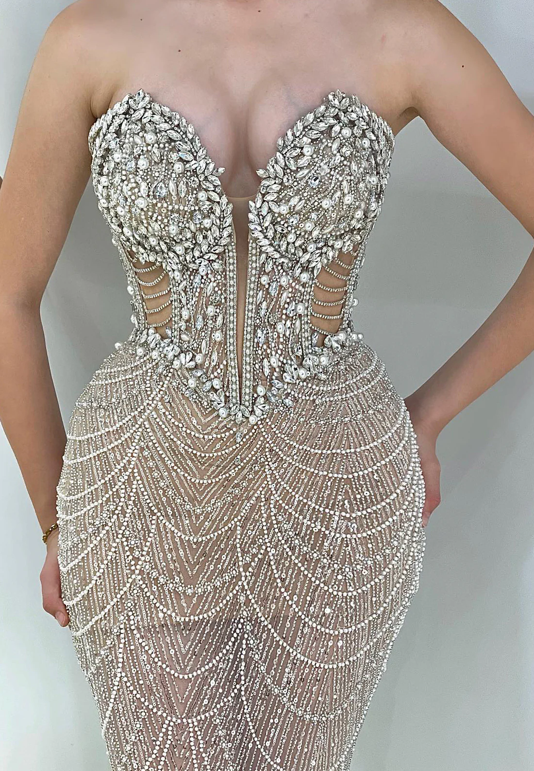 V-Neck Strapless Beaded Emboridery Mermaid Sparkly Evening Dress