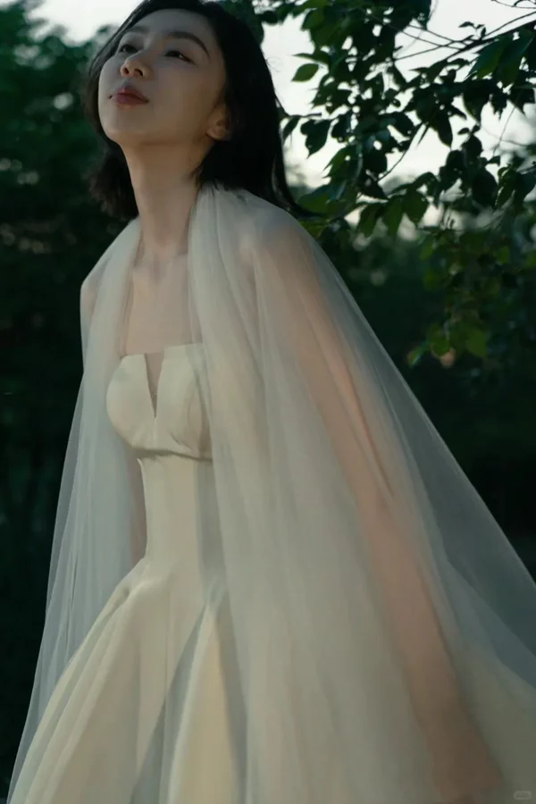 Vintage Simple Ball Gown Sweetheart Neck White Satin Wedding Dress