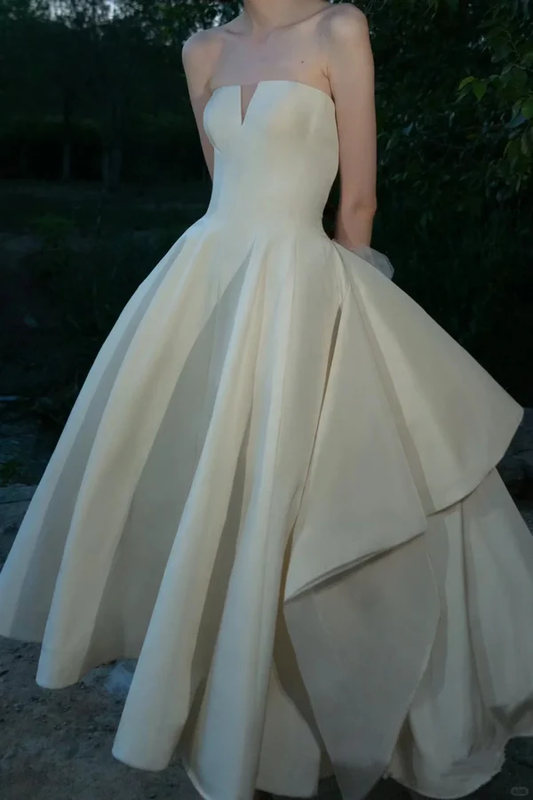 Vintage Simple Ball Gown Sweetheart Neck White Satin Wedding Dress